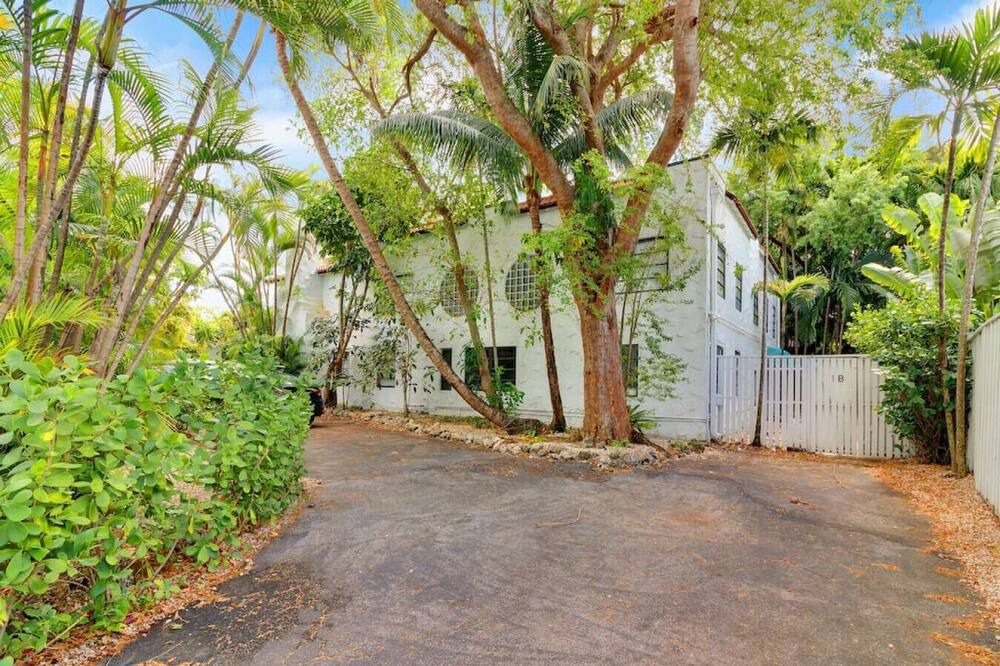 Photo of Others in Northeast Coconut Grove