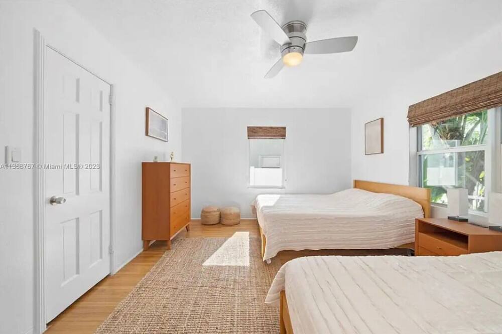Photo of Bedroom in Hendricks and Venice Isles