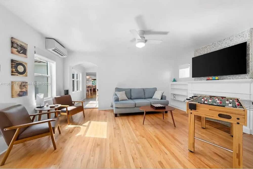 Photo of Bedroom in Hendricks and Venice Isles