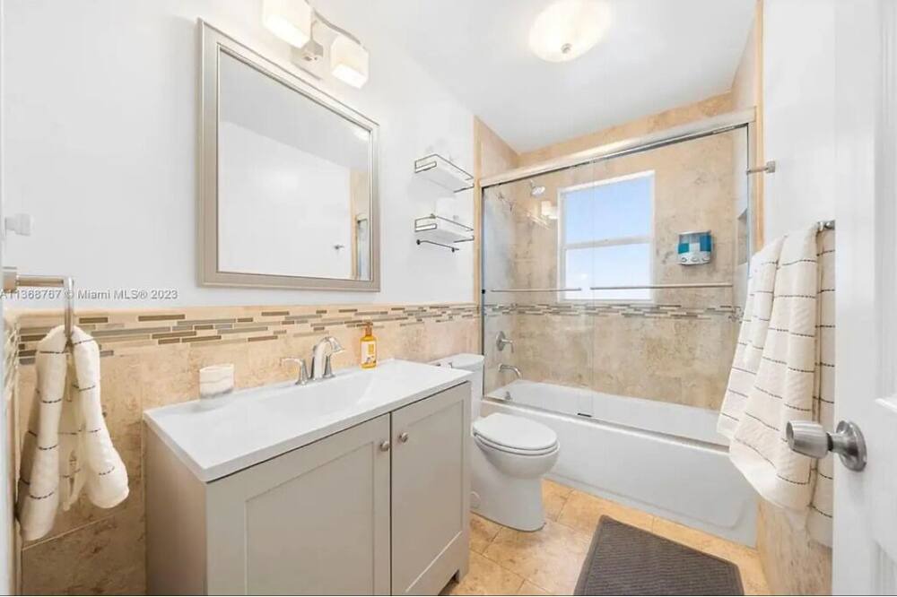 Photo of Bathroom in Hendricks and Venice Isles