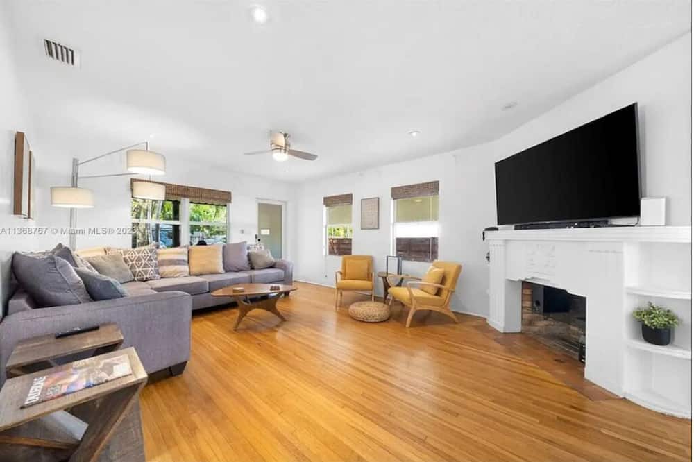 Photo of Livingroom in Hendricks and Venice Isles