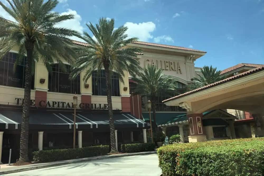 Photo of Others in Hendricks and Venice Isles