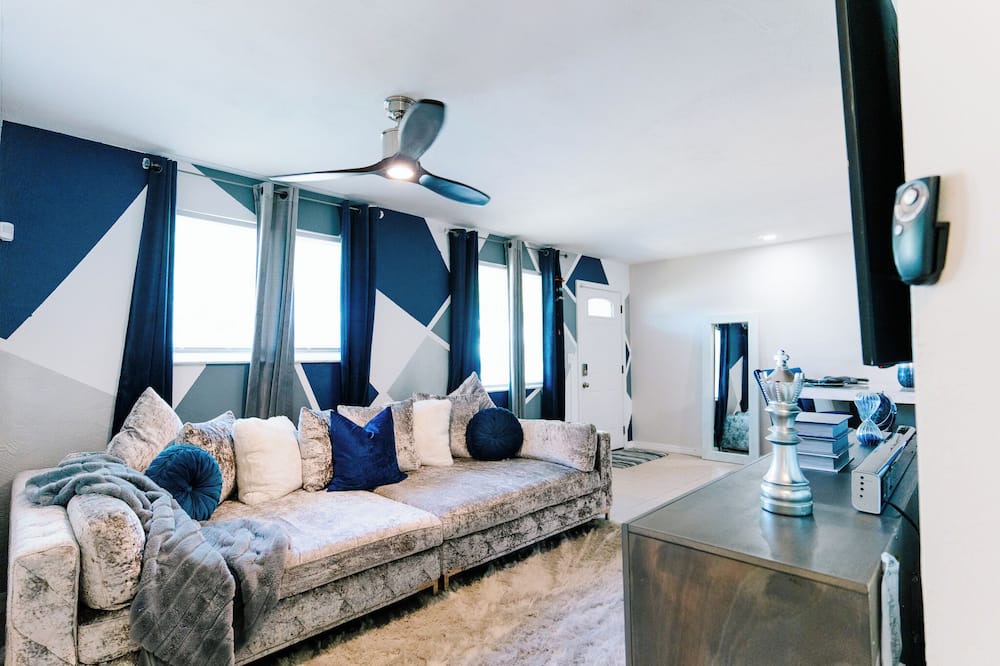 Photo of Livingroom in Holly Hill