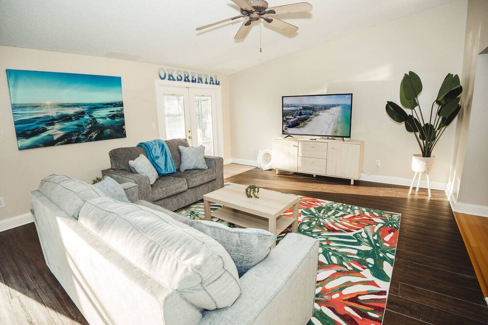 Photo of Livingroom in Ozona