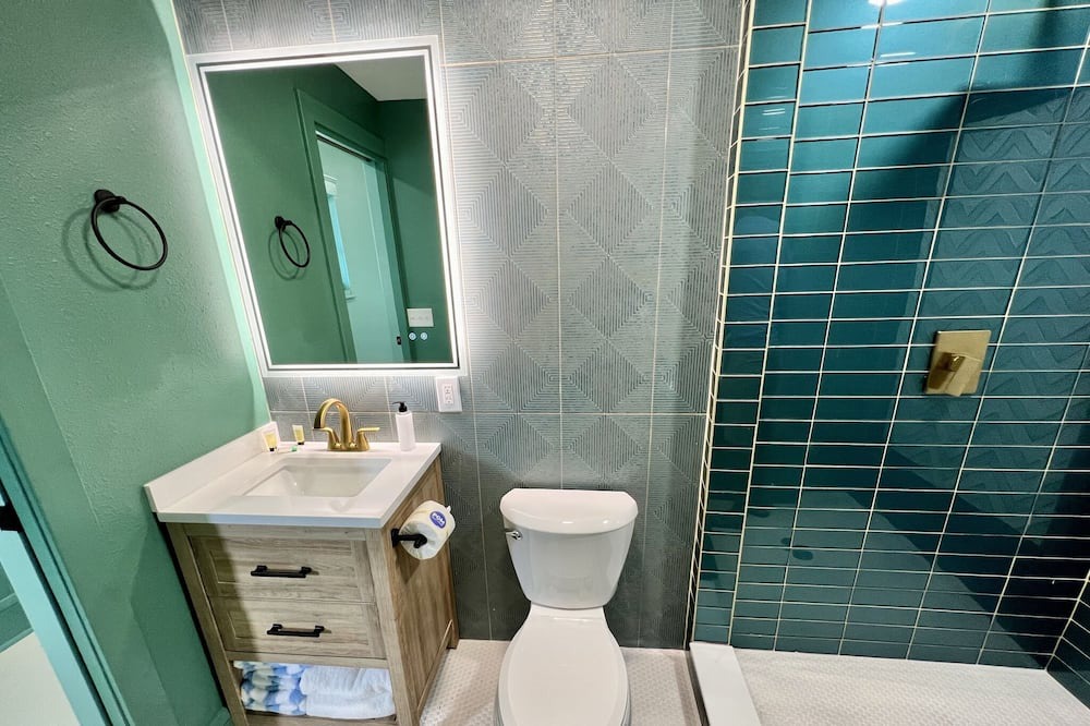 Photo of Bathroom in Smith's Memento
