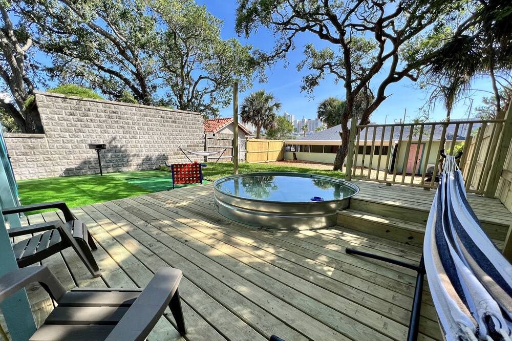 Photo of Outdoor in Smith's Memento