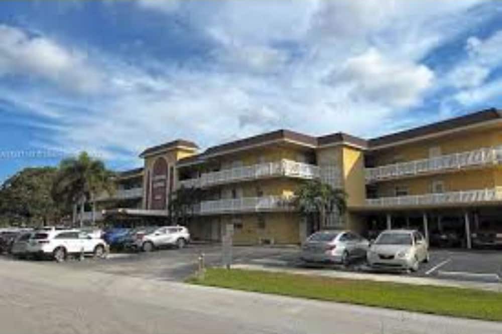 Photo of Outdoor in Pompano Beach