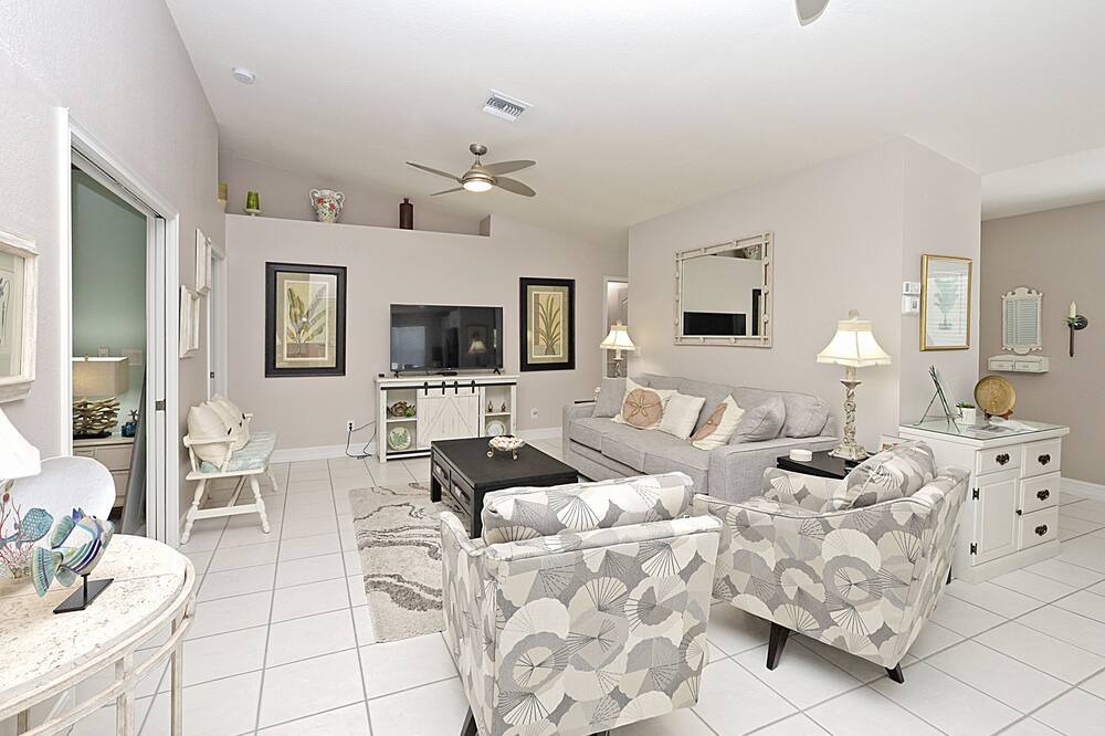 Photo of Livingroom in North Naples
