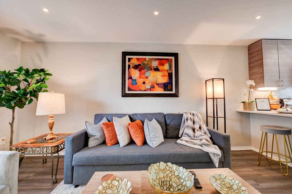 Photo of Livingroom in Loring Heights