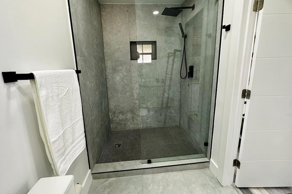 Photo of Bathroom in Coral Terrace