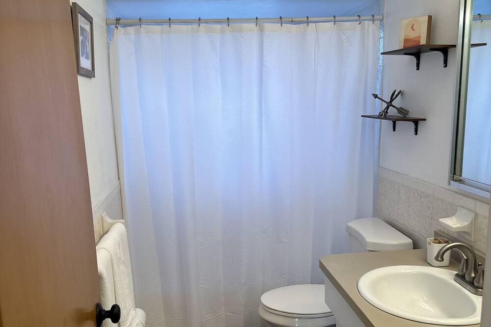 Photo of Bathroom in Forest Hills East