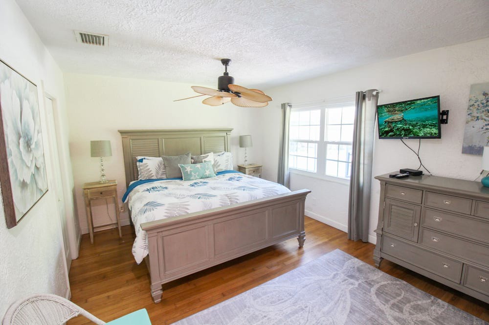 Photo of Bedroom in Harbor Hills