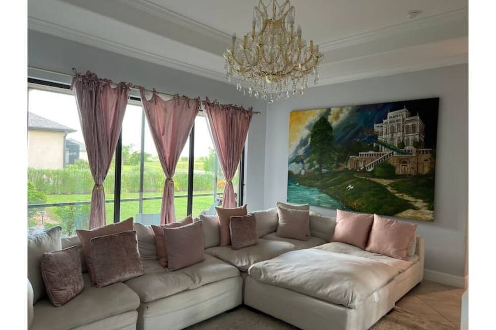 Photo of Livingroom in River Hall