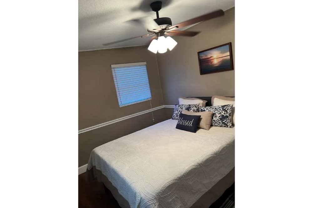 Photo of Bedroom in Titusville