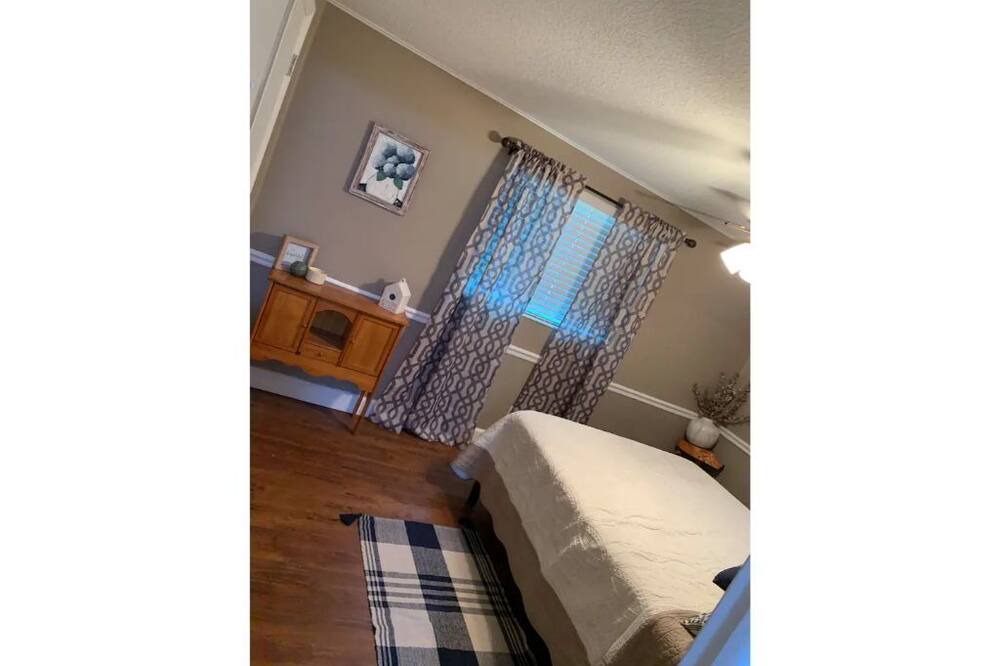Photo of Bedroom in Titusville