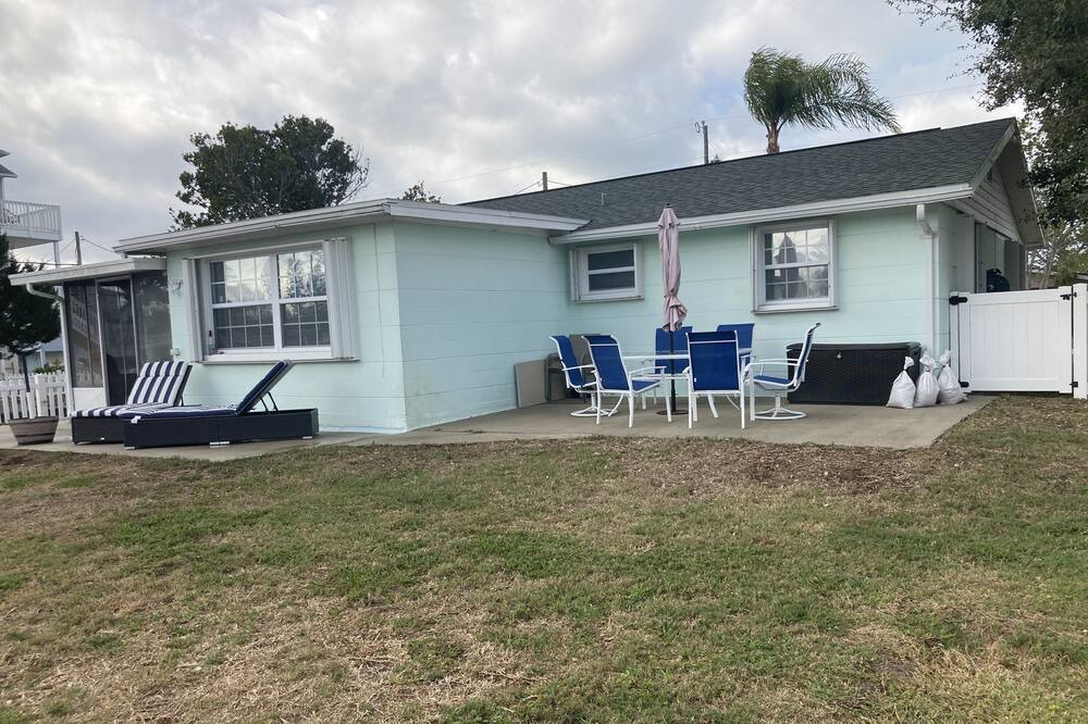 Photo of Outdoor in Hudson Beach Estates