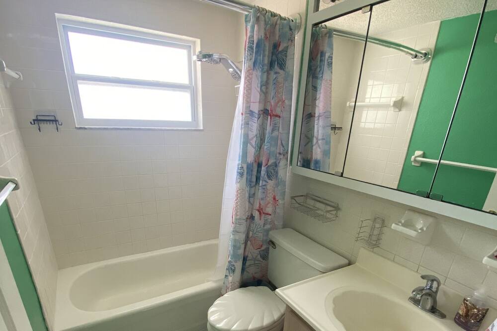 Photo of Bathroom in Hudson Beach Estates