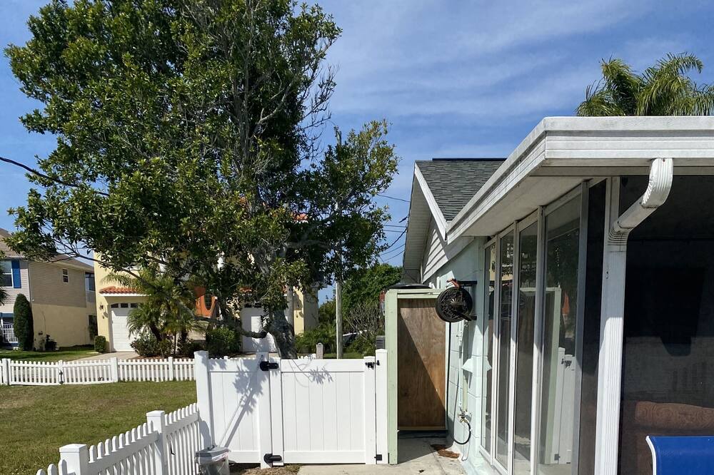 Photo of Outdoor in Hudson Beach Estates