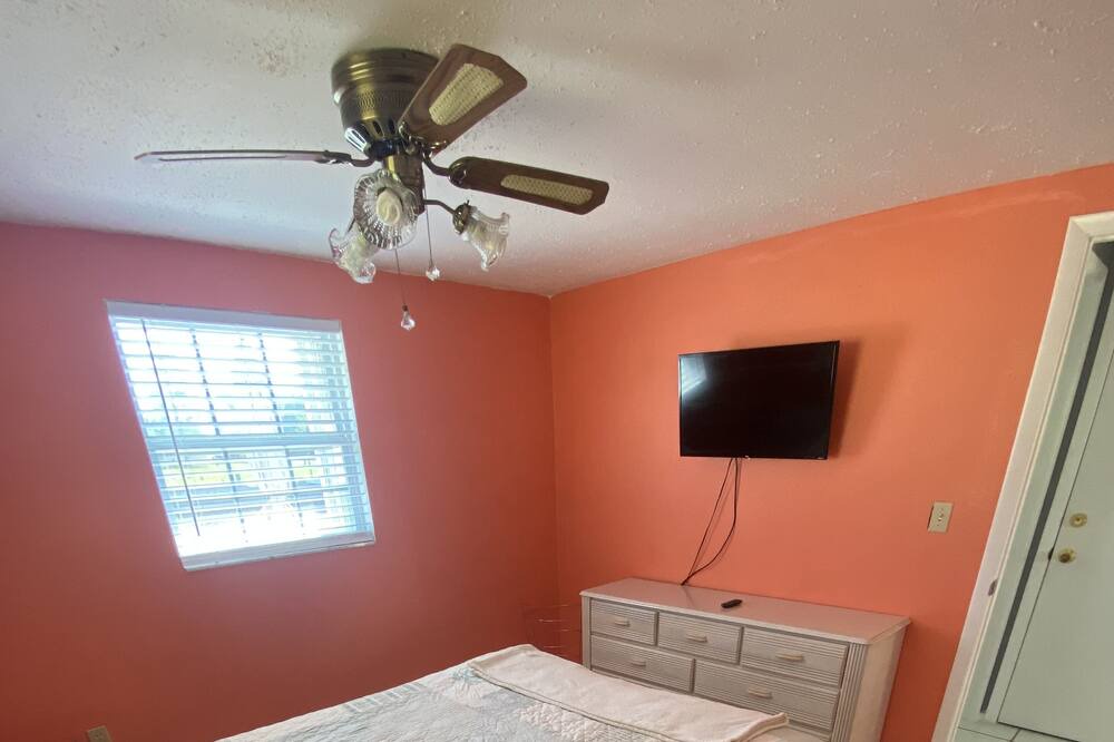 Photo of Bedroom in Hudson Beach Estates