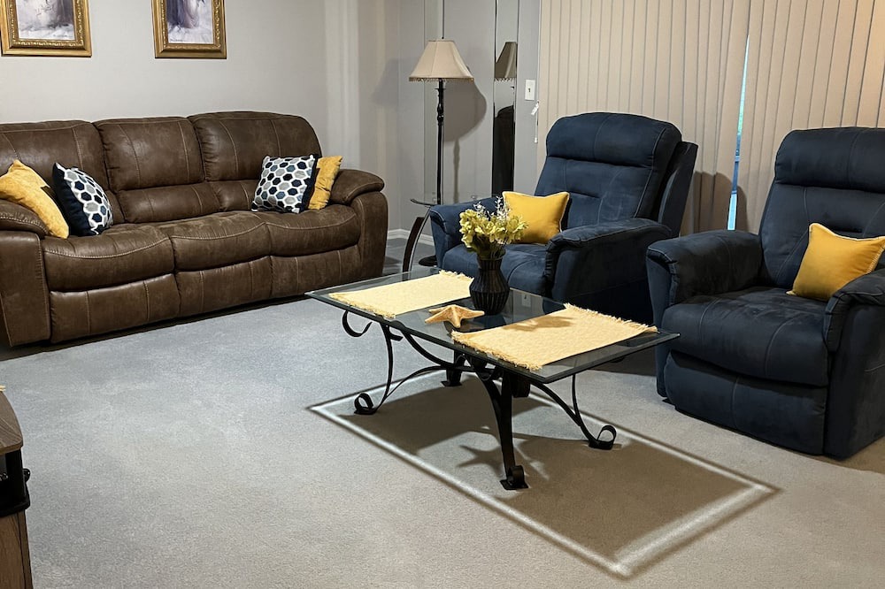 Photo of Livingroom in Tarpon Springs