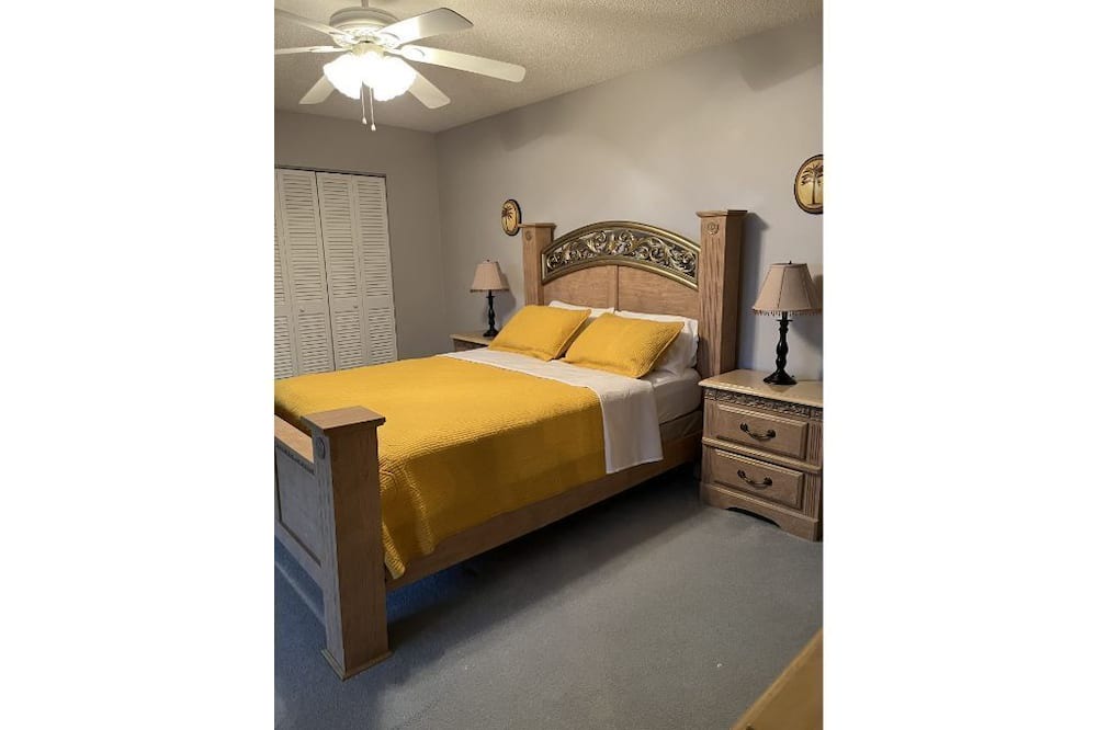 Photo of Bedroom in Tarpon Springs