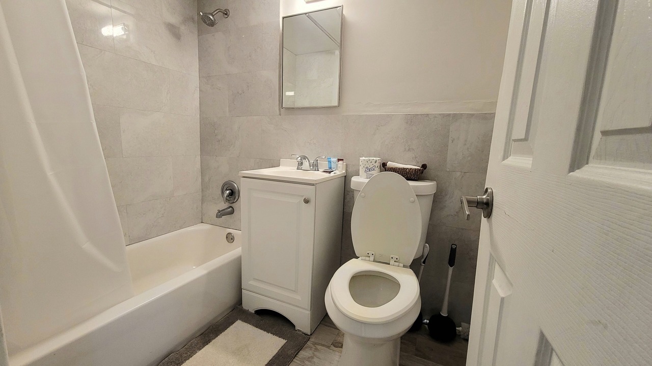 Photo of Bathroom in East Ocean Ave