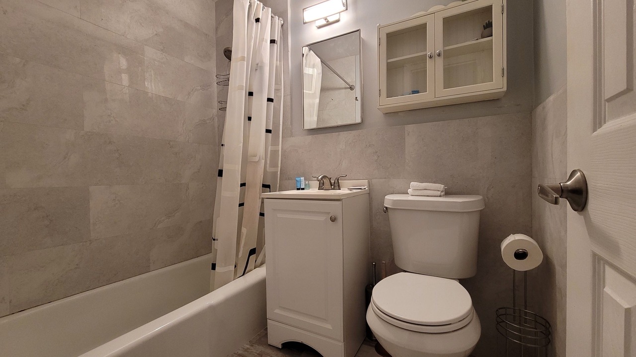 Photo of Bathroom in East Ocean Ave