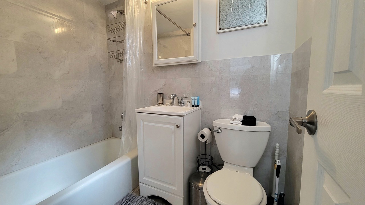 Photo of Bathroom in East Ocean Ave