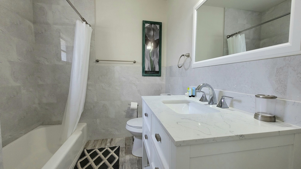 Photo of Bathroom in East Ocean Ave