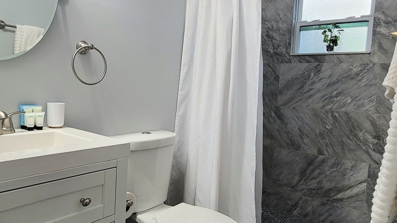 Photo of Bathroom in East Ocean Ave