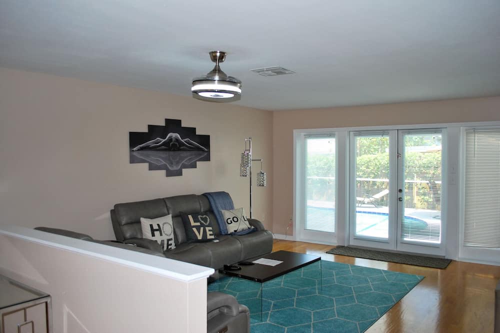 Photo of Livingroom in Clearwater