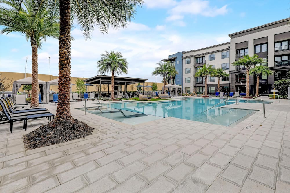 Photo of Outdoor in Deerwood