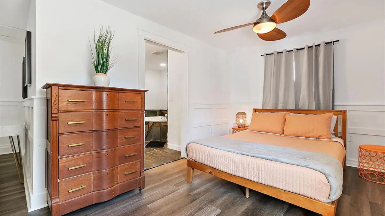 Photo of Bedroom in Murray Hill