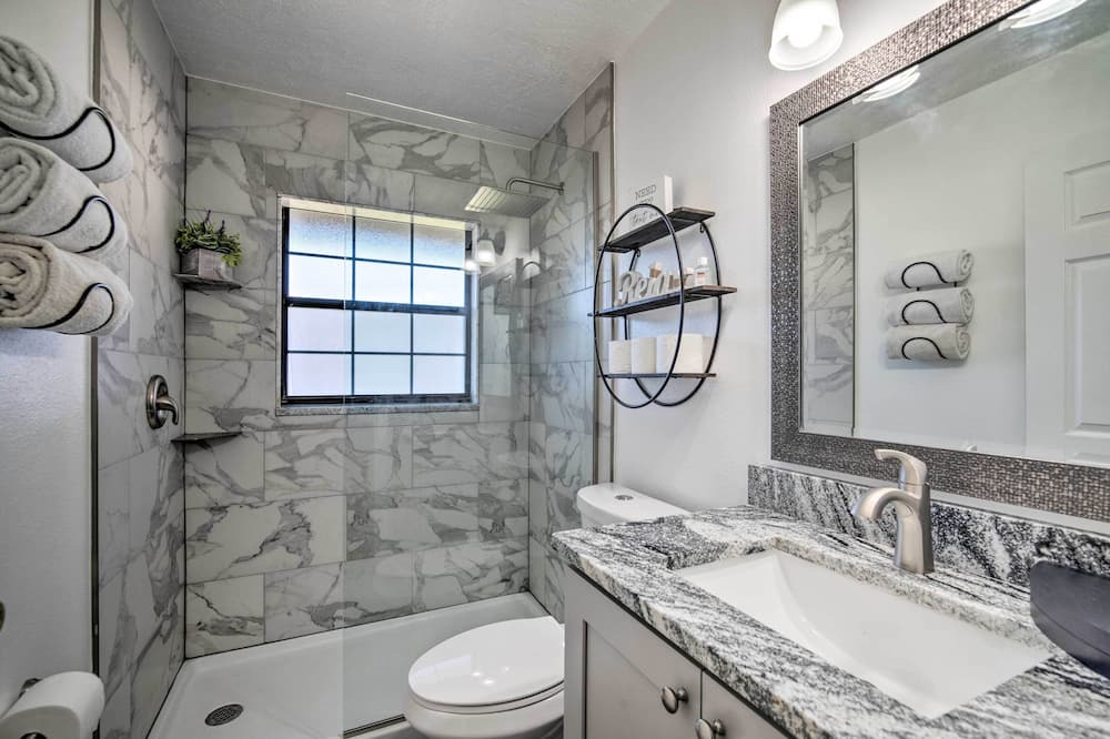 Photo of Bathroom in Lake Panasoffkee