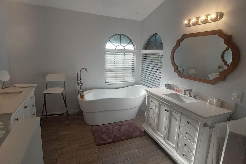 Photo of Bathroom in North River Shores