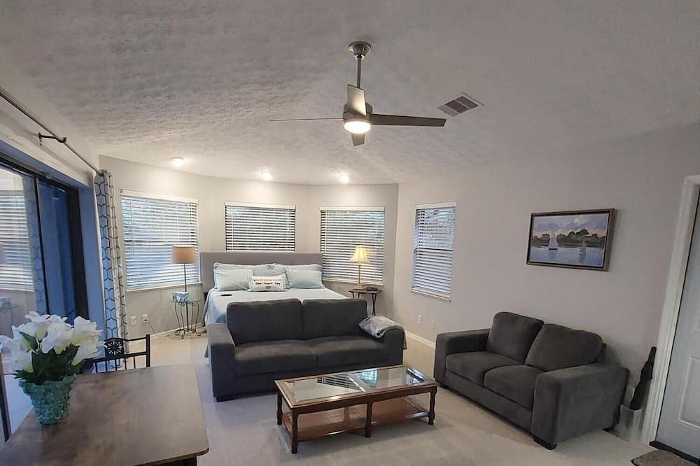 Photo of Bedroom in North River Shores
