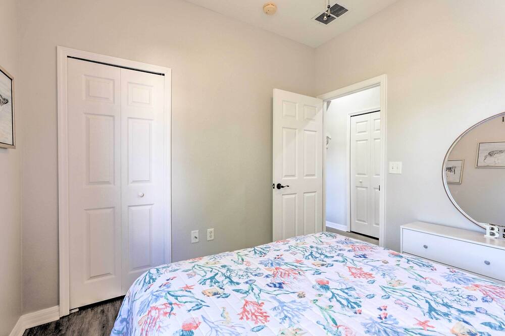 Photo of Bedroom in Bee Ridge