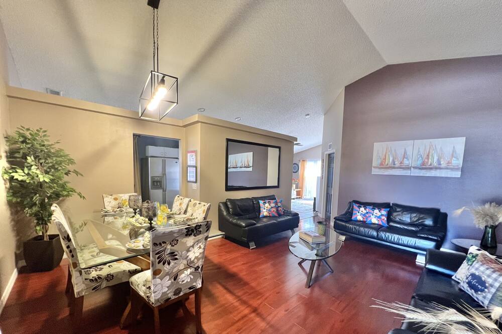 Photo of Bedroom in Florida Pines