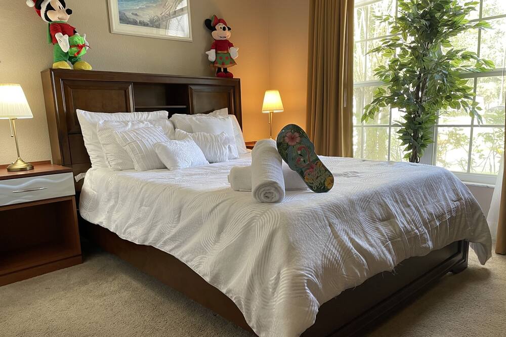 Photo of Bedroom in Florida Pines