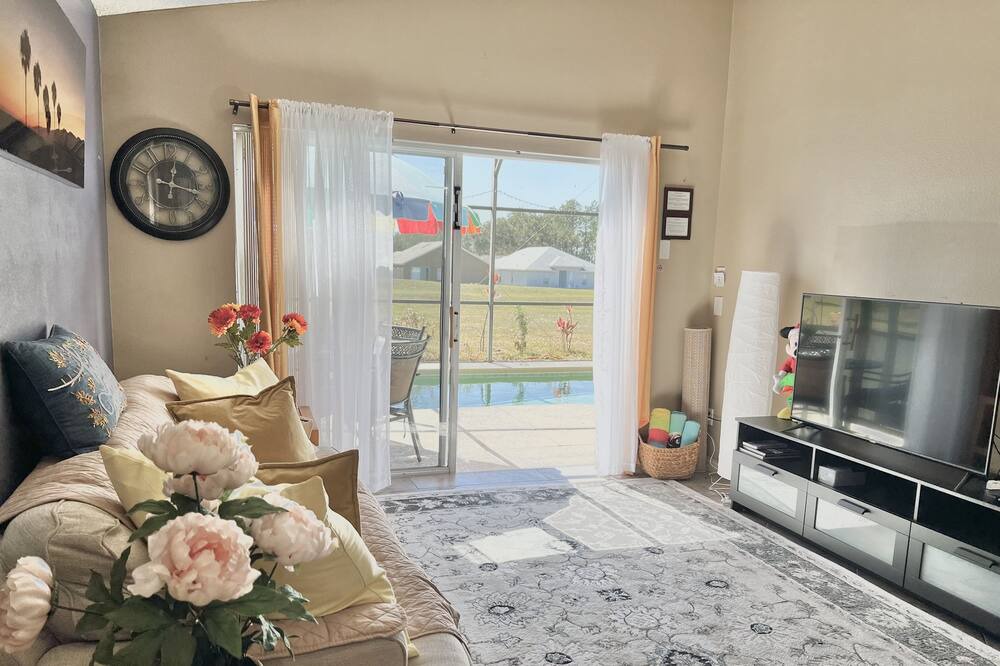 Photo of Livingroom in Florida Pines