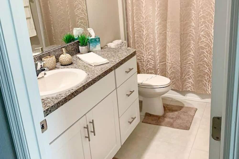 Photo of Bathroom in Fussels Corner