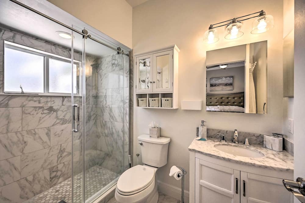 Photo of Bathroom in Falcons Glen
