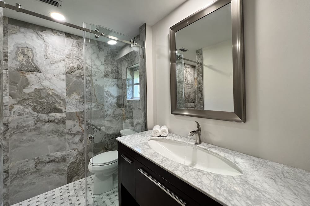 Photo of Bathroom in Lely Golf Estates