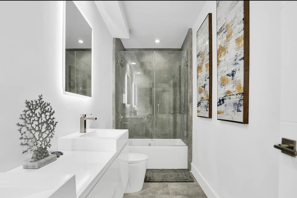 Photo of Bathroom in North Bay Village