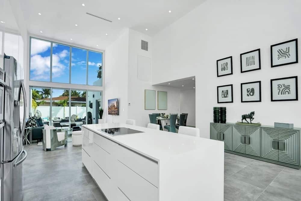 Photo of Kitchen in North Bay Village