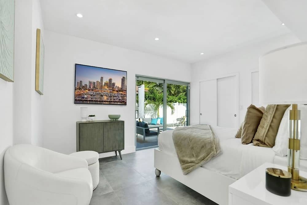 Photo of Outdoor in North Bay Village