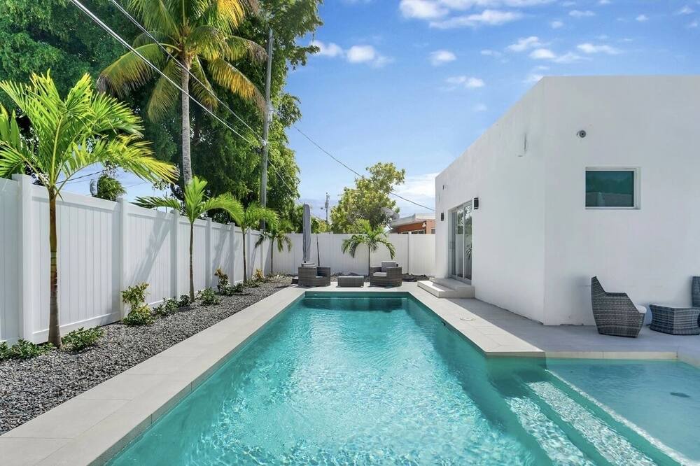 Photo of Outdoor in North Bay Village
