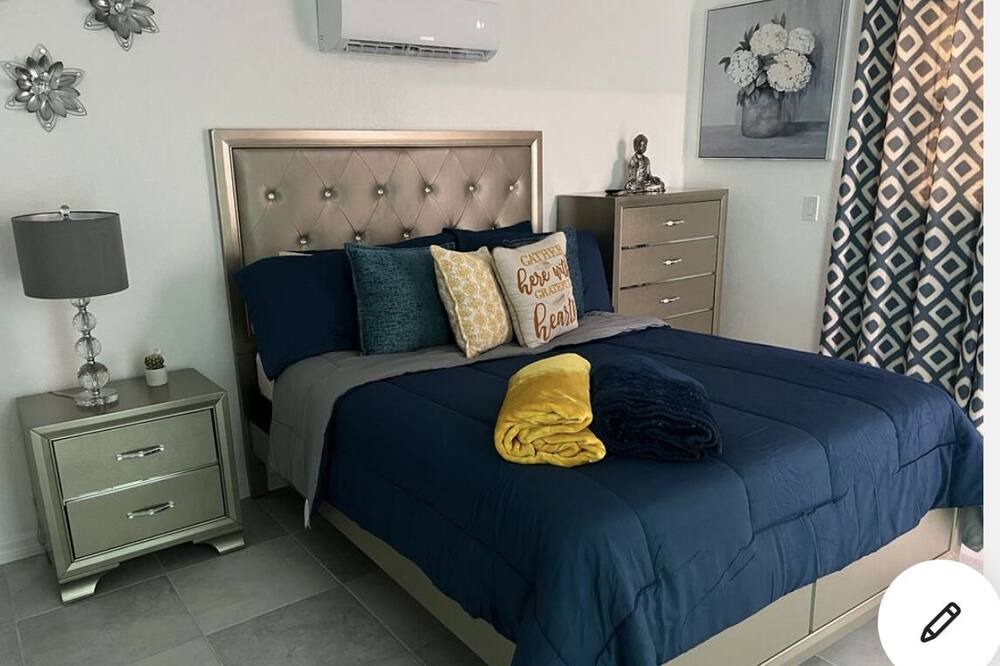 Photo of Bedroom in Tarpon Springs