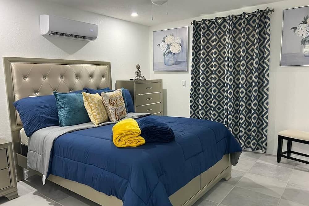 Photo of Bedroom in Tarpon Springs