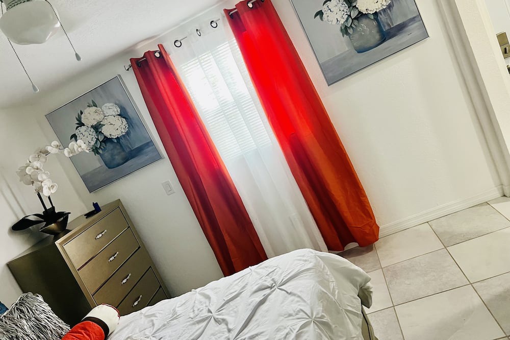 Photo of Bedroom in Tarpon Springs
